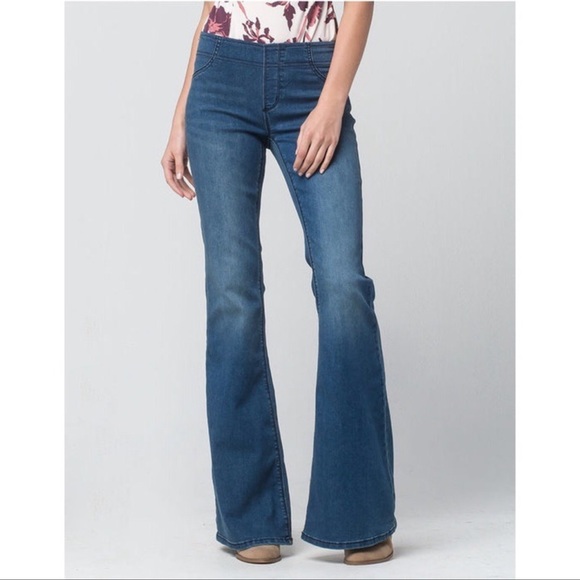 Free People Denim - Free People Pull On Flat Front Boho Flare Leg Jeans. Size 28